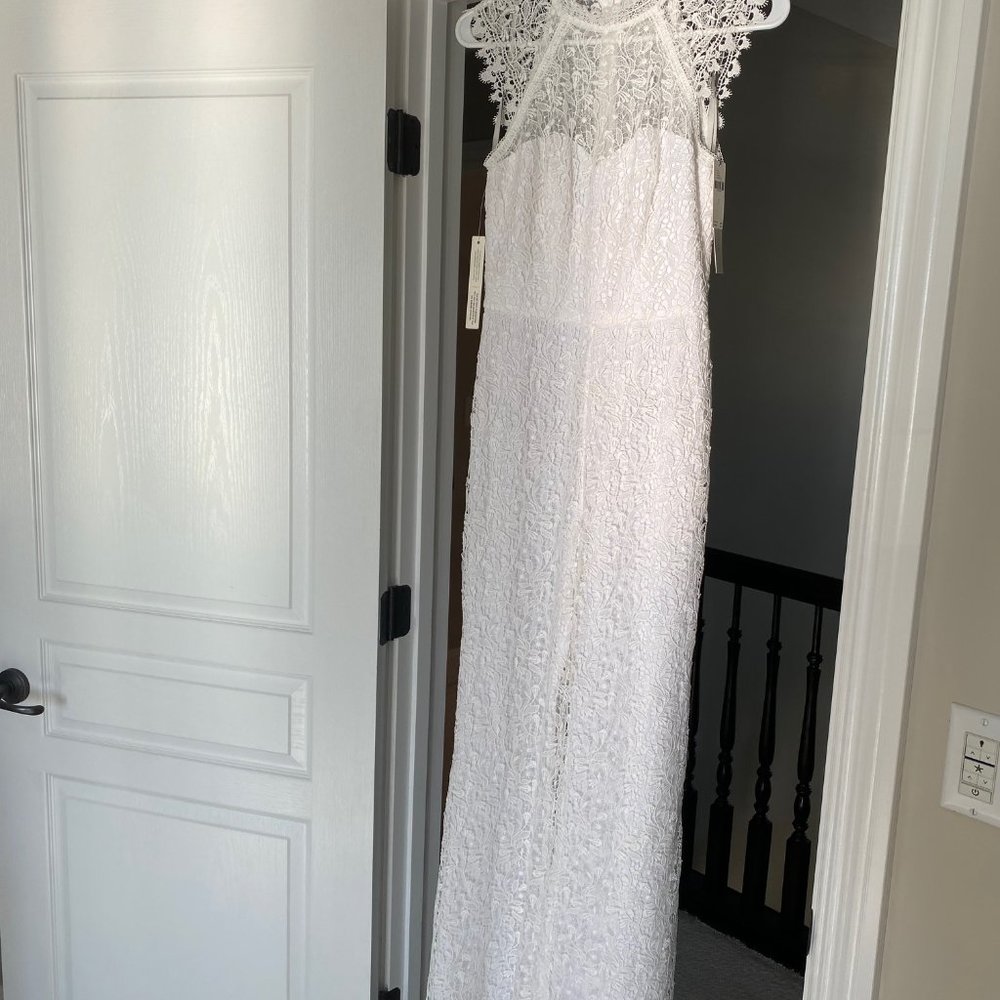 ML Monique Lhuillier Mock Neck Cap-Sleeve Vesper Lace Jumpsuit